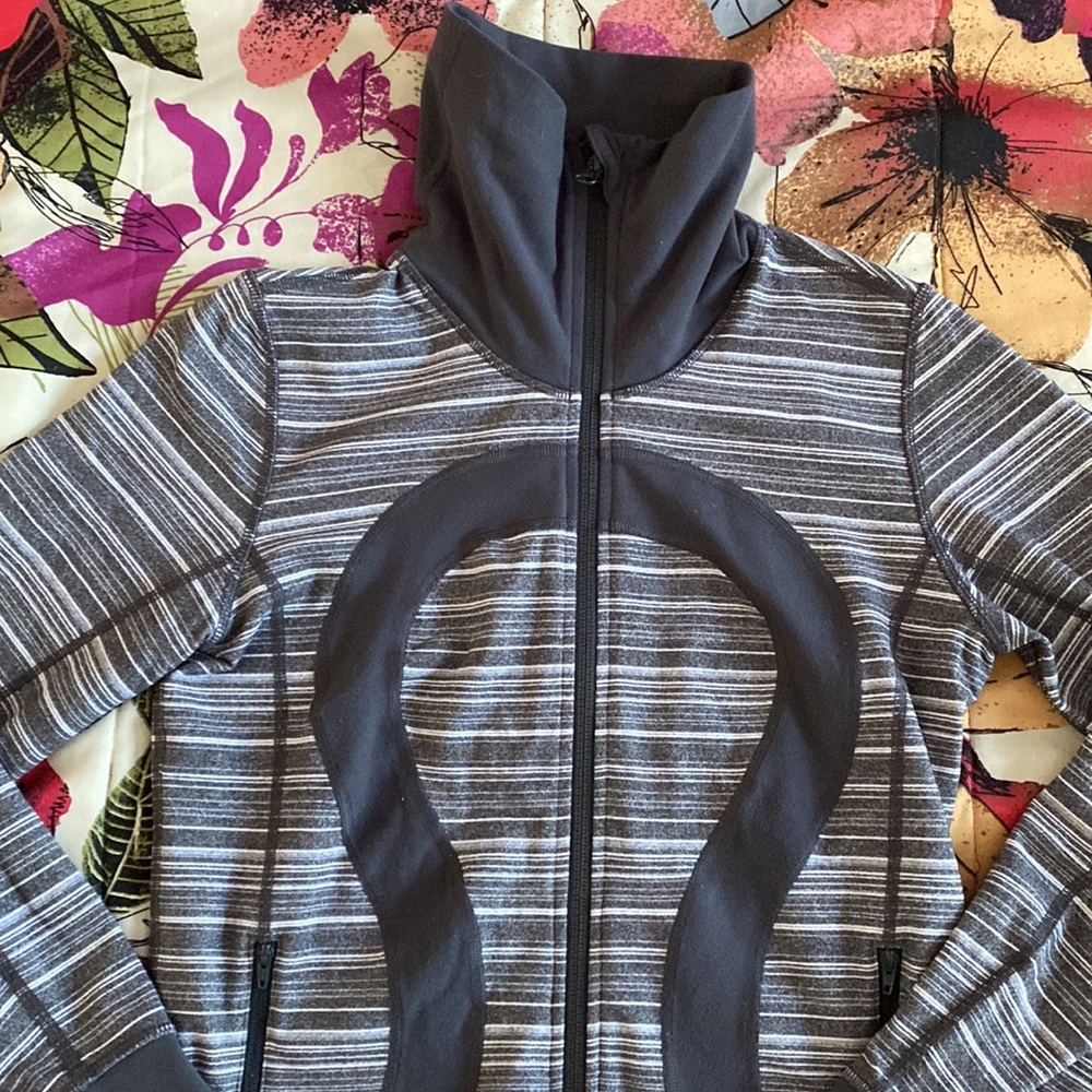 Lululemon In Stride Jacket - Picture 3 of 7